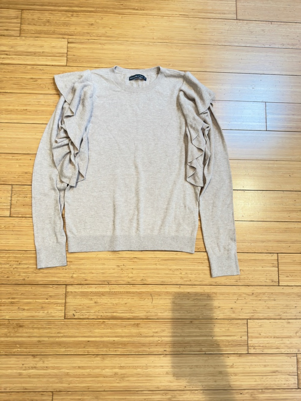 Abercrombie & Fitch Oatmeal Ruffle Sleeve Knit Sweater XS